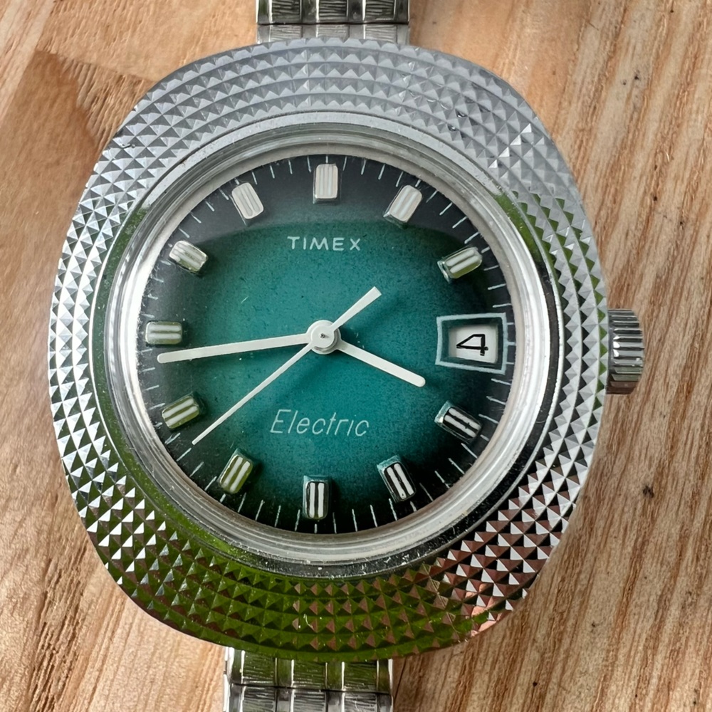 Vintage timex ladies electric teal dial silver tone dress watch NEW BATTERY - Picture 2 of 10
